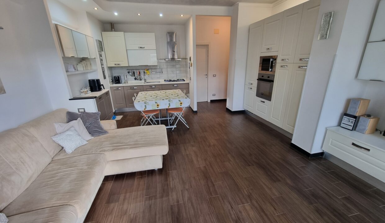 20260103_150327_resized